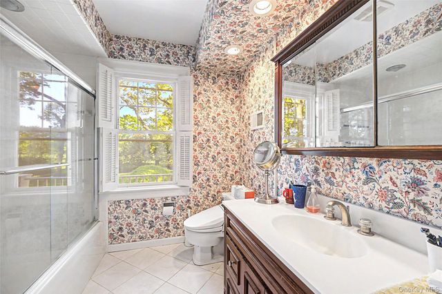 23 Townsend Road, Glen Cove, NY 11542