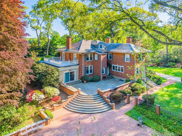 23 Townsend Road, Glen Cove, NY 11542