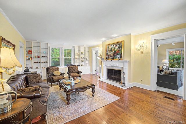 23 Townsend Road, Glen Cove, NY 11542