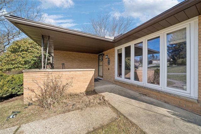 126 Mount Odin Drive, Hempfield Twp, PA 15601