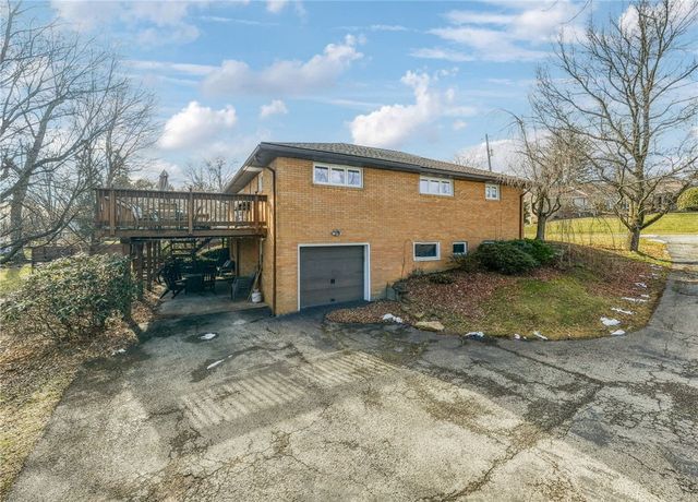 126 Mount Odin Drive, Hempfield Twp, PA 15601