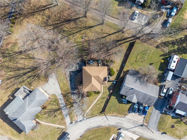 126 Mount Odin Drive, Hempfield Twp, PA 15601