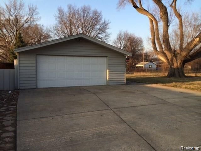 3141 Berkshire Avenue, Warren, MI 48091