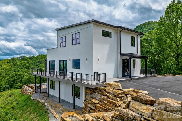 840 Fontana Trace Drive, Almond, NC 28702