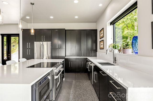840 Fontana Trace Drive, Almond, NC 28702