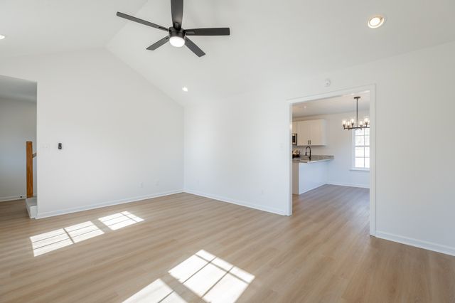 300 Osceola Dr, Whitwell, TN 37397