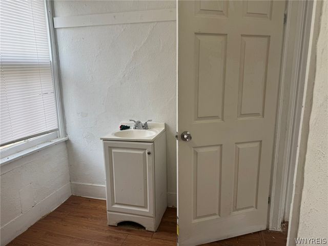 435 Elmwood Avenue, Niagara Falls, NY 14301