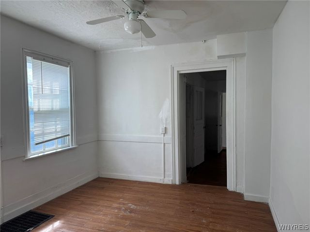 435 Elmwood Avenue, Niagara Falls, NY 14301