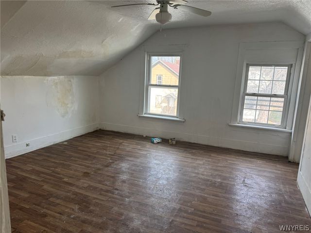 435 Elmwood Avenue, Niagara Falls, NY 14301