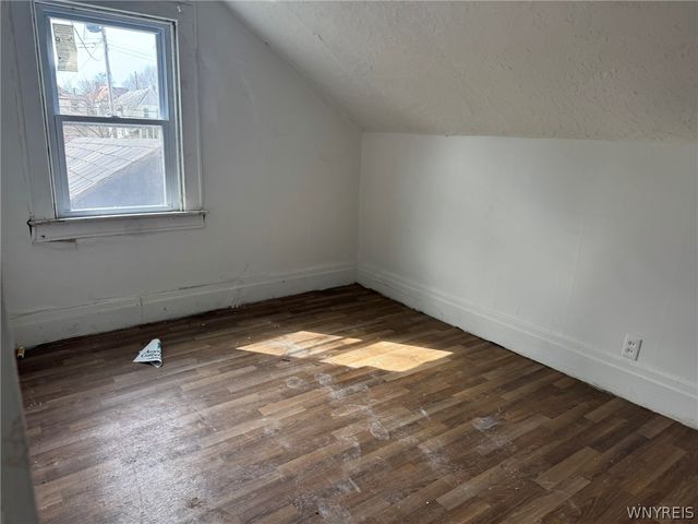 435 Elmwood Avenue, Niagara Falls, NY 14301