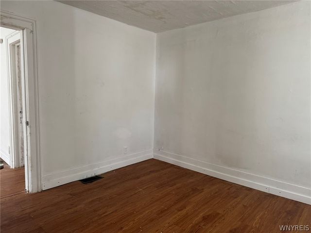 435 Elmwood Avenue, Niagara Falls, NY 14301