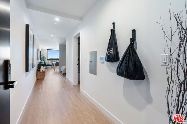 3688 Overland Avenue 643, Los Angeles, CA 90034