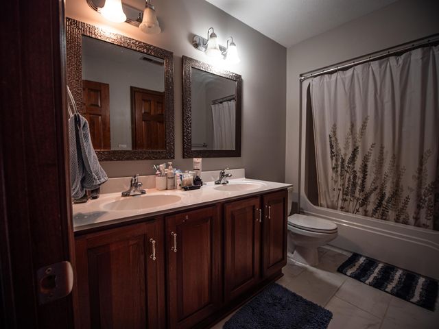 136 Glenwood Lane, Hurricane, WV 25526