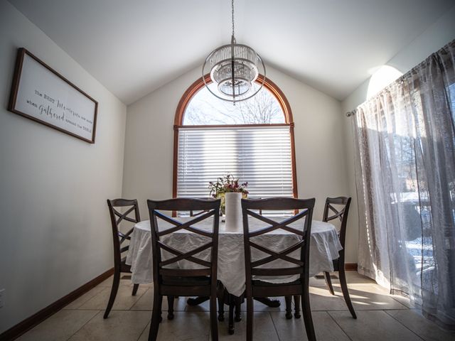 136 Glenwood Lane, Hurricane, WV 25526