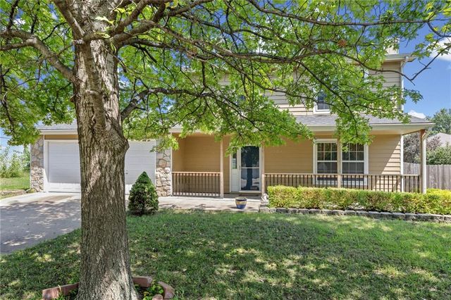 604 Stowe Court, Lawrence, KS 66049