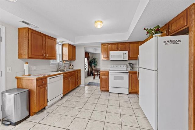 604 Stowe Court, Lawrence, KS 66049