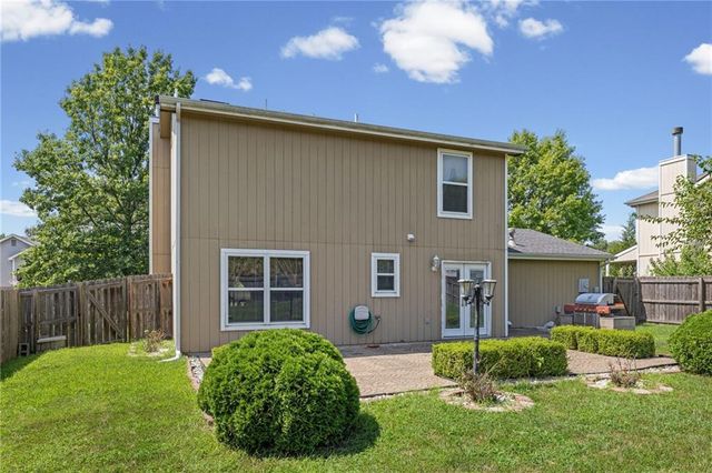 604 Stowe Court, Lawrence, KS 66049