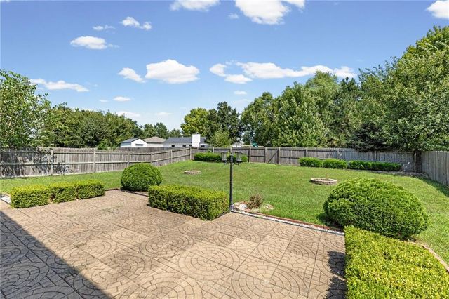 604 Stowe Court, Lawrence, KS 66049