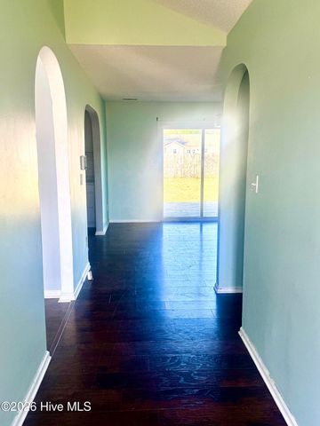 638 Sand Ridge Road, Hubert, NC 28539