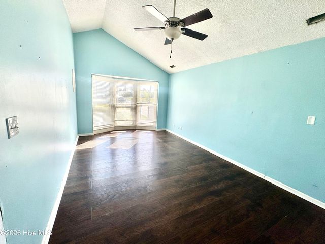 638 Sand Ridge Road, Hubert, NC 28539