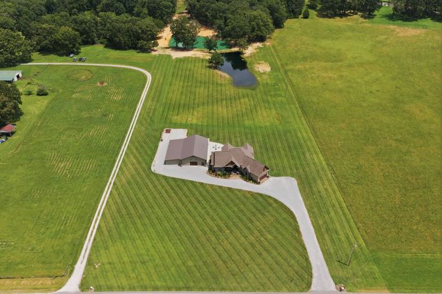 1261 Highway 48, S, Dickson, TN 37055
