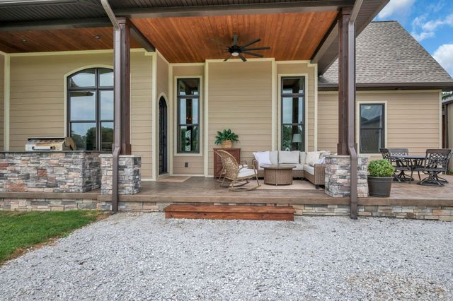 1261 Highway 48, S, Dickson, TN 37055