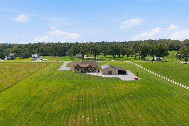 1261 Highway 48, S, Dickson, TN 37055