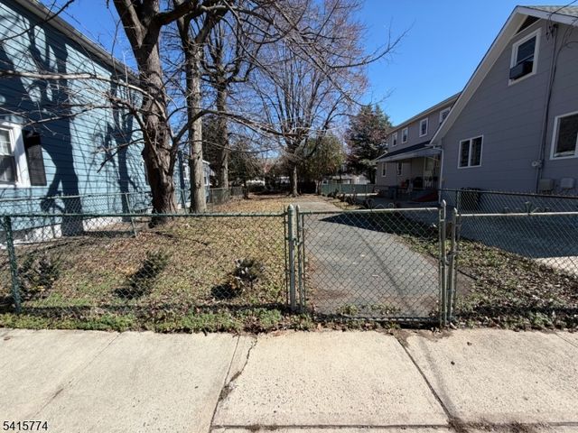 102 Randall Ave, Trenton City, NJ 08611