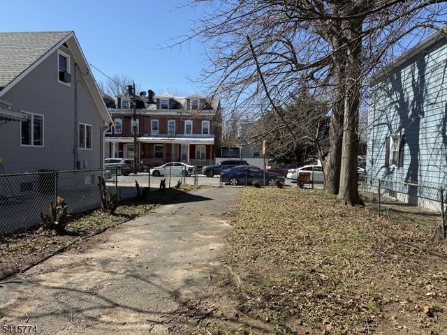 102 Randall Ave, Trenton City, NJ 08611