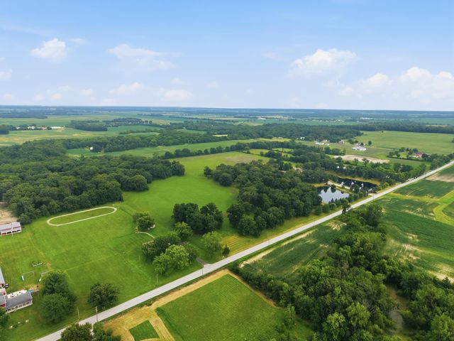 861 S 800 W, Hebron, IN 46341
