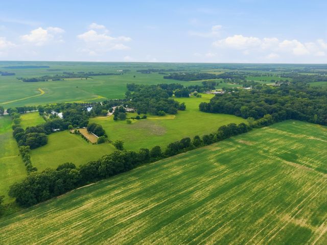 861 S 800 W, Hebron, IN 46341