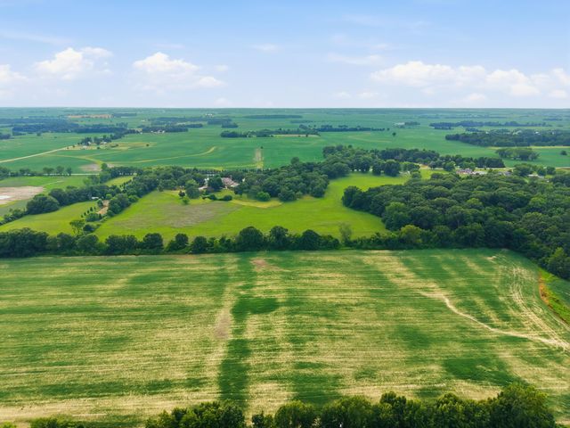 861 S 800 W, Hebron, IN 46341