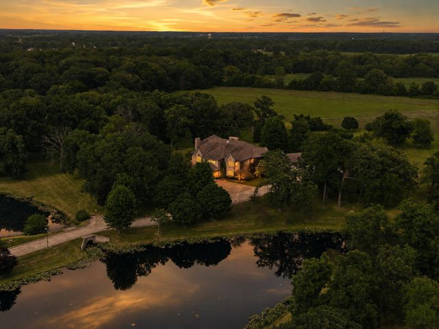 861 S 800 W, Hebron, IN 46341