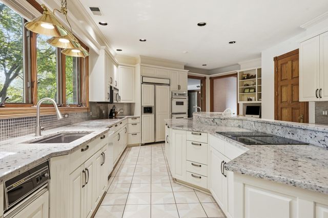 861 S 800 W, Hebron, IN 46341