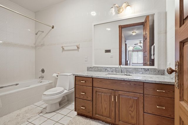 861 S 800 W, Hebron, IN 46341