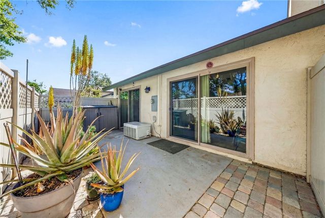 381 Roundtree Glen, Escondido, CA 92026