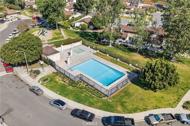 381 Roundtree Glen, Escondido, CA 92026