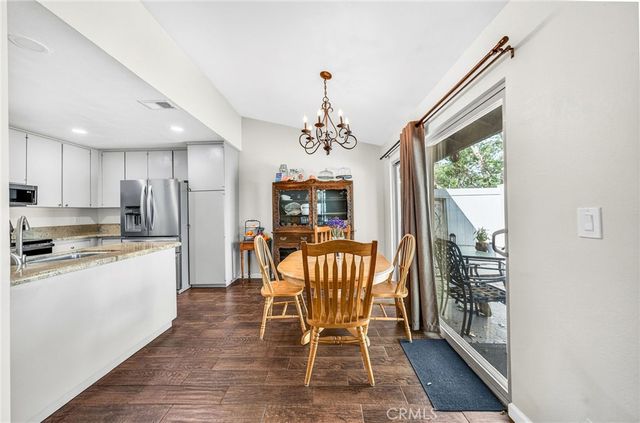 381 Roundtree Glen, Escondido, CA 92026