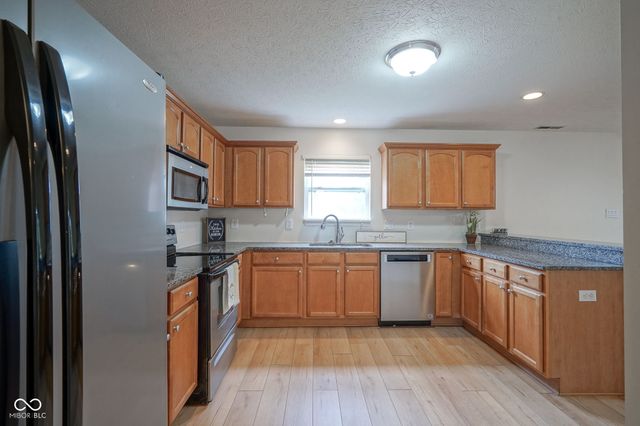 8872 Coldwater Circle, Mccordsville, IN 46055