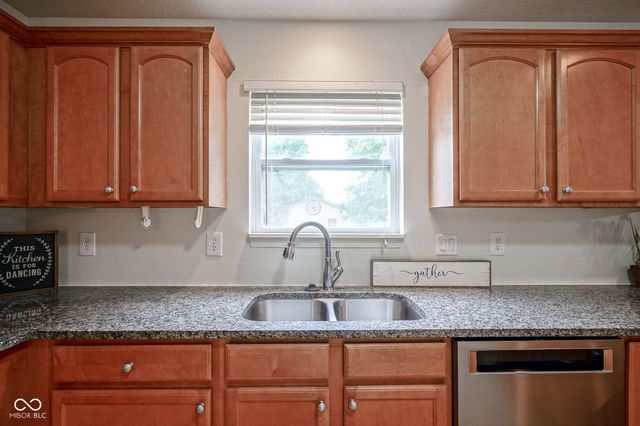 8872 Coldwater Circle, Mccordsville, IN 46055