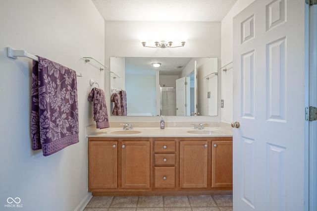 8872 Coldwater Circle, Mccordsville, IN 46055