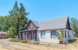 2352 Redwood Avenue, Grants Pass, OR 97527