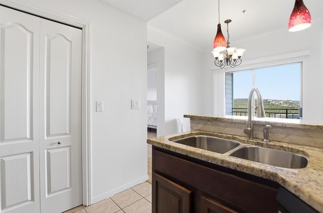 6000 Shepherd Mountain CV 1810, Austin, TX 78730