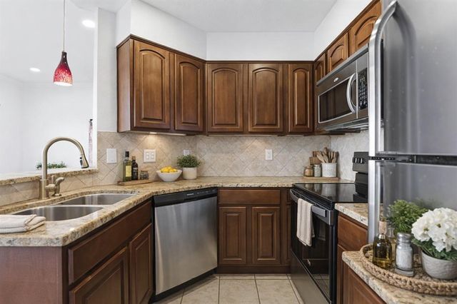 6000 Shepherd Mountain CV 1810, Austin, TX 78730