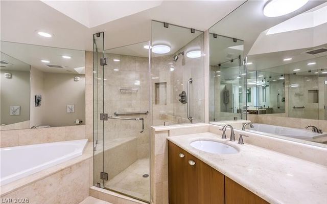 2777 Paradise 807, Las Vegas, NV 89109