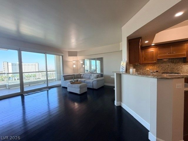 2777 Paradise 807, Las Vegas, NV 89109