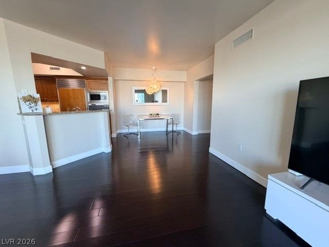 2777 Paradise 807, Las Vegas, NV 89109