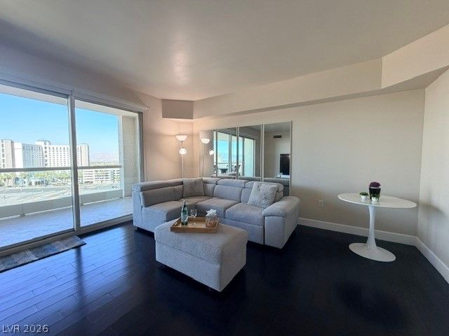 2777 Paradise 807, Las Vegas, NV 89109