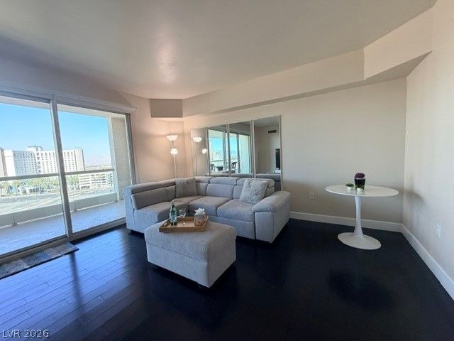 2777 Paradise 807, Las Vegas, NV 89109