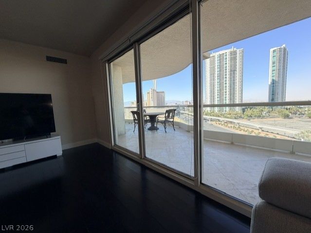 2777 Paradise 807, Las Vegas, NV 89109